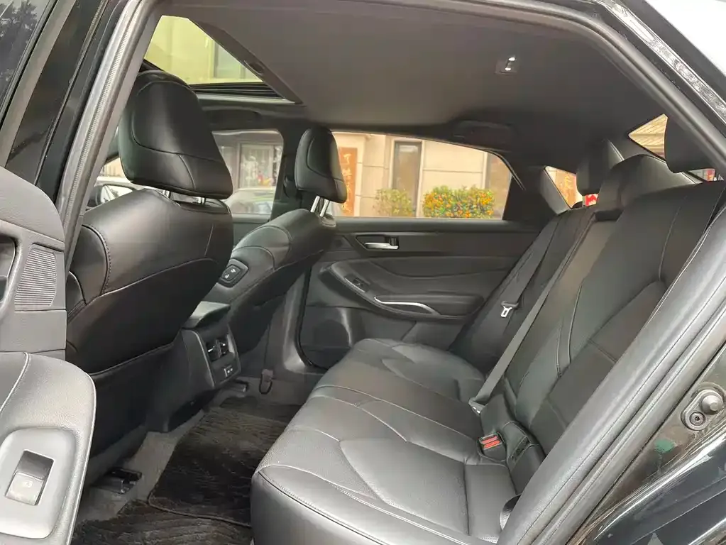 Toyota Avalon 2023 из CN, фото 3