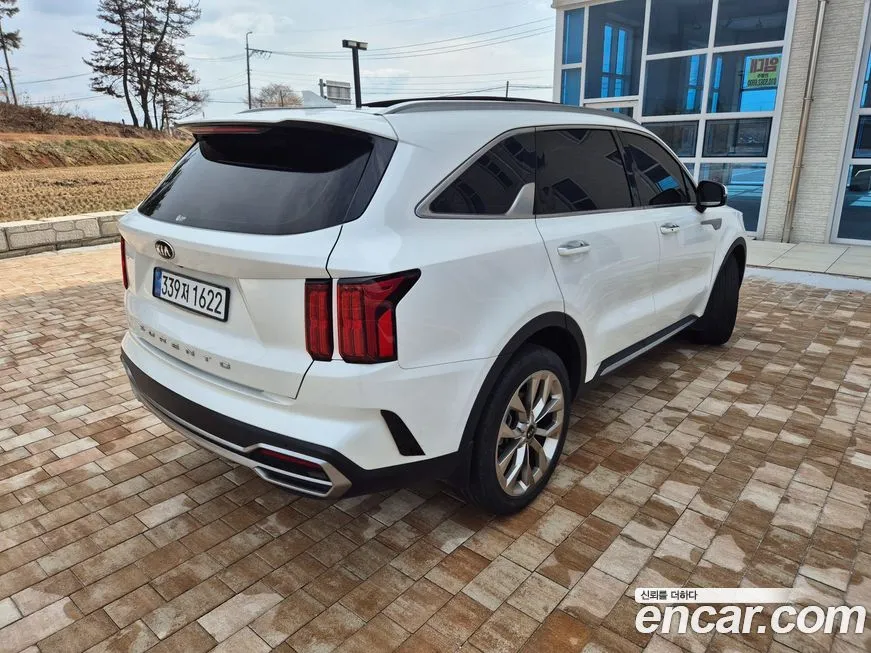 Kia Sorento — фото 10