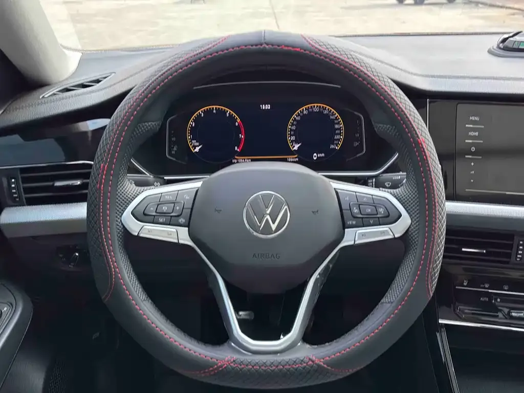Volkswagen Passat — фото 6