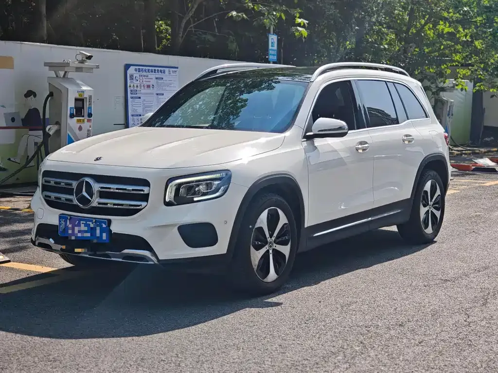 Mercedes-Benz GLB — фото 1