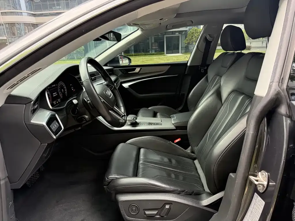 Audi A7 2021 из CN, фото 7