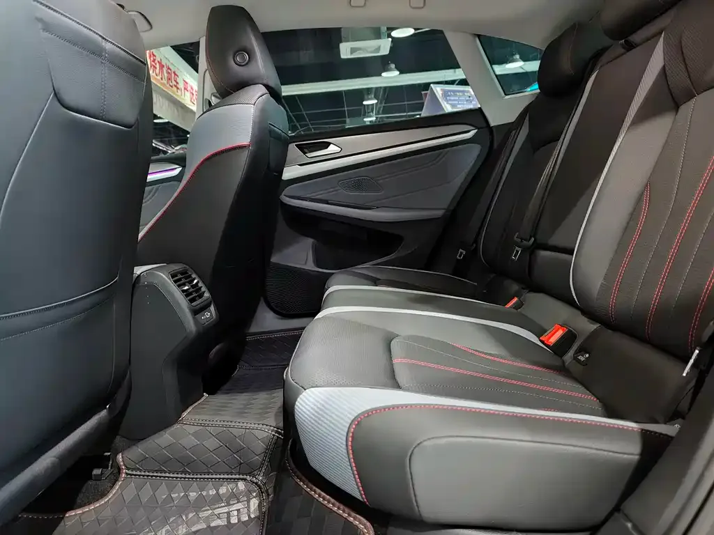Volkswagen Lamando 2024 из CN, фото 6