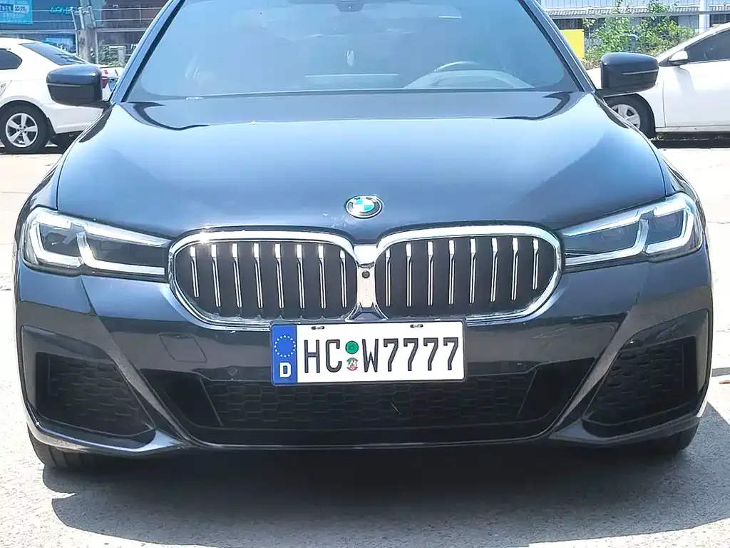 BMW 5 Series — фото 1