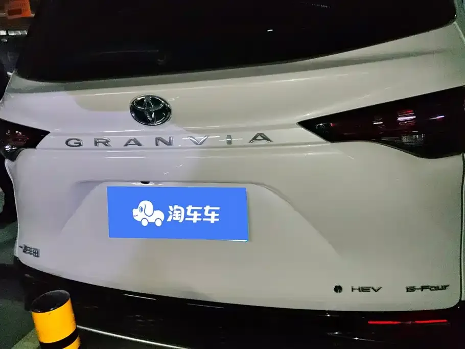 Toyota Granvia 2025 из CN, фото 4