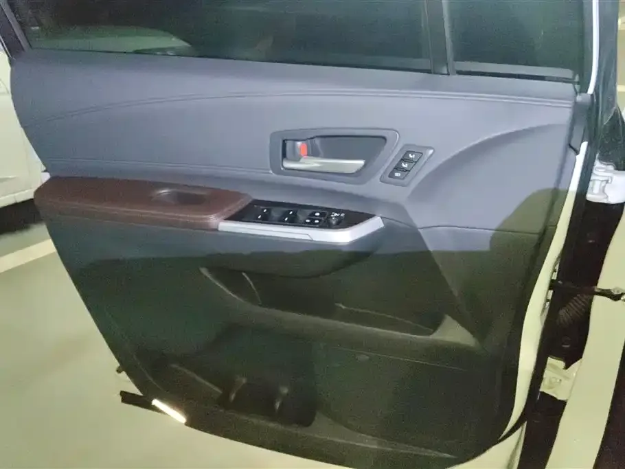 Toyota Granvia 2025 из CN, фото 2