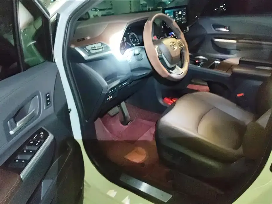 Toyota Granvia 2025 из CN, фото 7