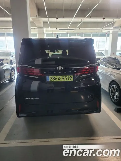 Toyota Alphard — фото 6