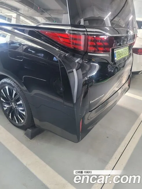 Toyota Alphard — фото 8
