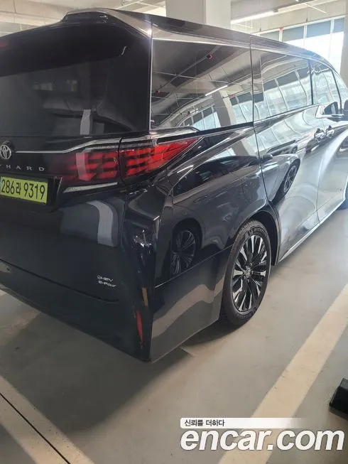 Toyota Alphard — фото 4