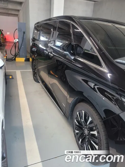 Toyota Alphard — фото 10