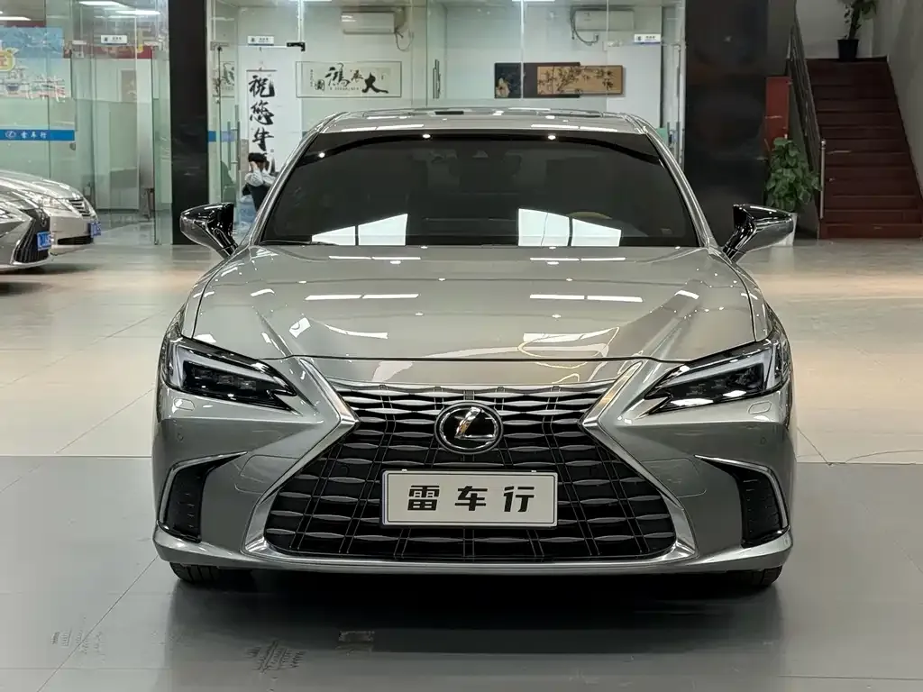 Lexus ES — фото 10