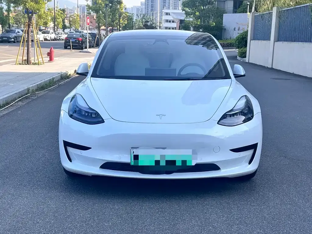 Tesla Model 3 — фото 6