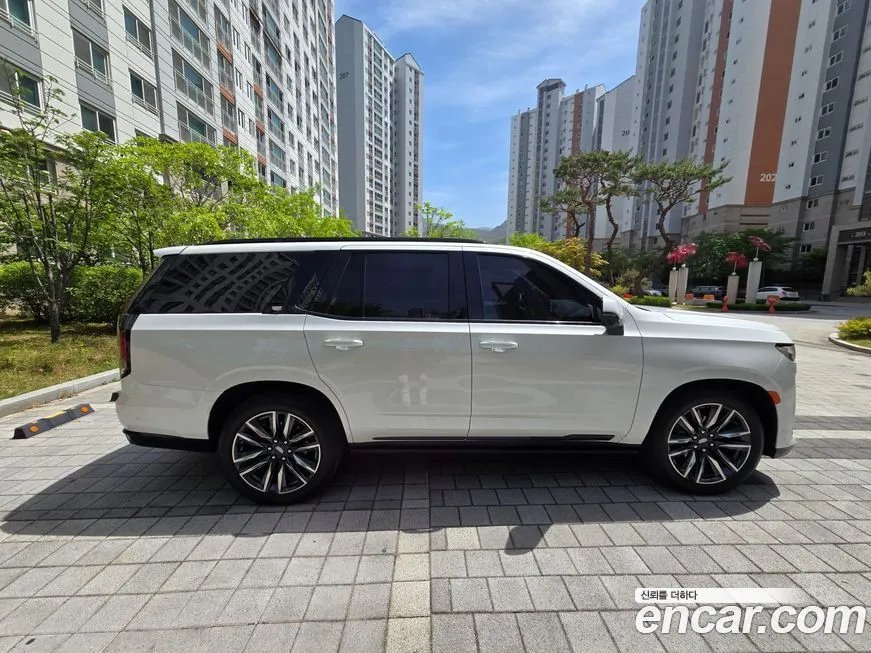 Cadillac Escalade 2023 из KR, фото 8