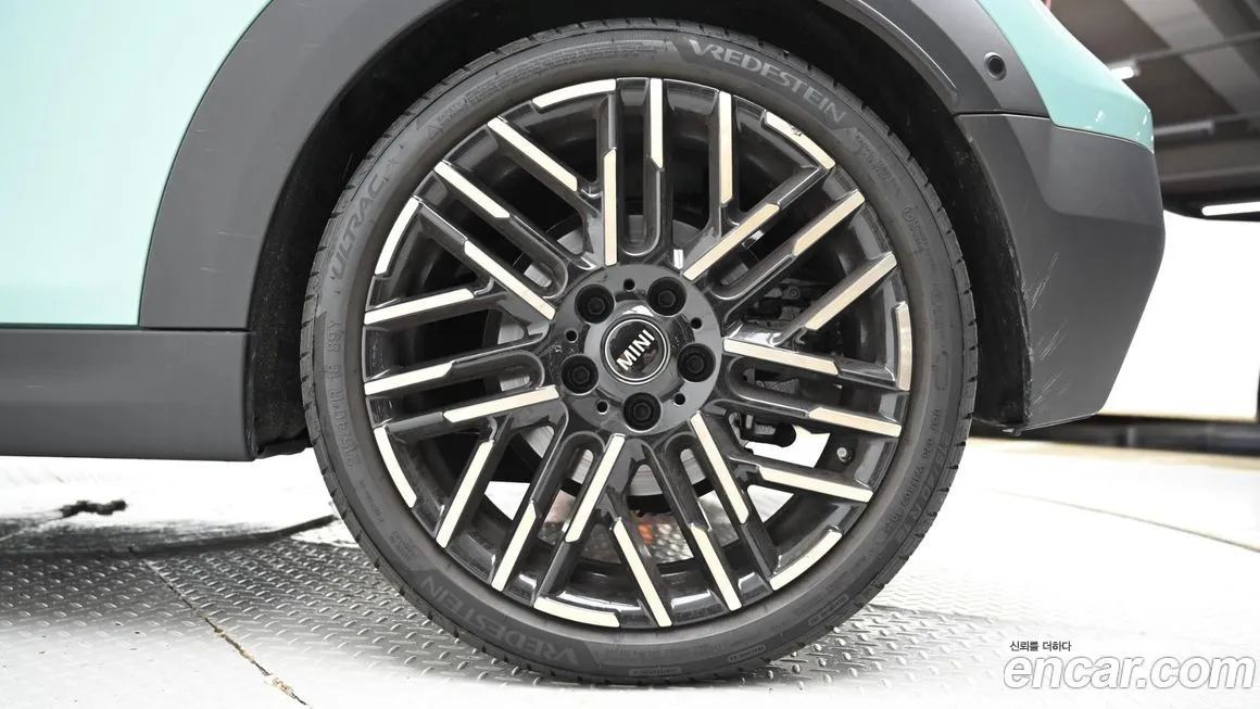 Mini Cooper Convertible 2025 из KR, фото 7
