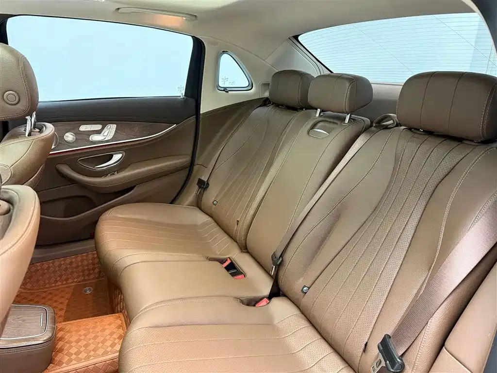 Mercedes-Benz E-Class 2022 из CN, фото 5