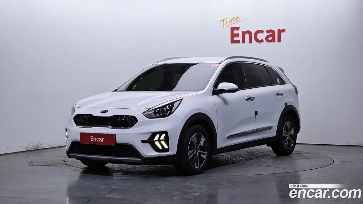 Kia Niro — фото 1