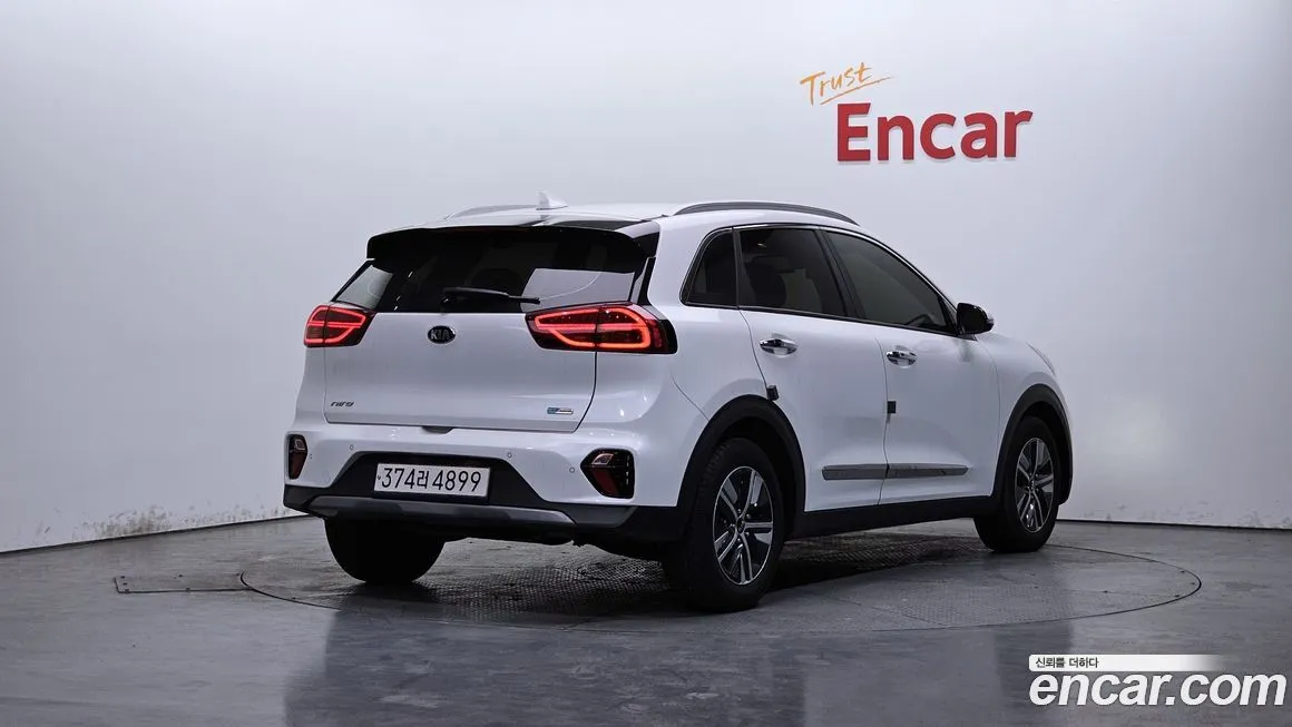 Kia Niro — фото 10