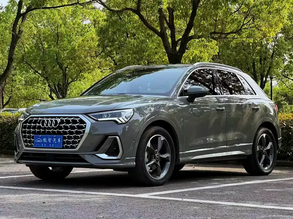 Audi Q3 — фото 1