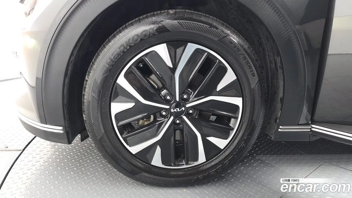 Kia EV6 — фото 8