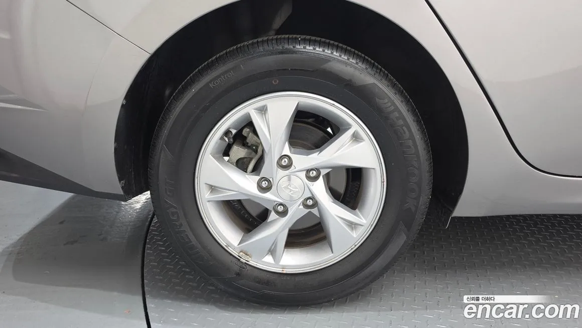 Hyundai AVANTE — фото 3