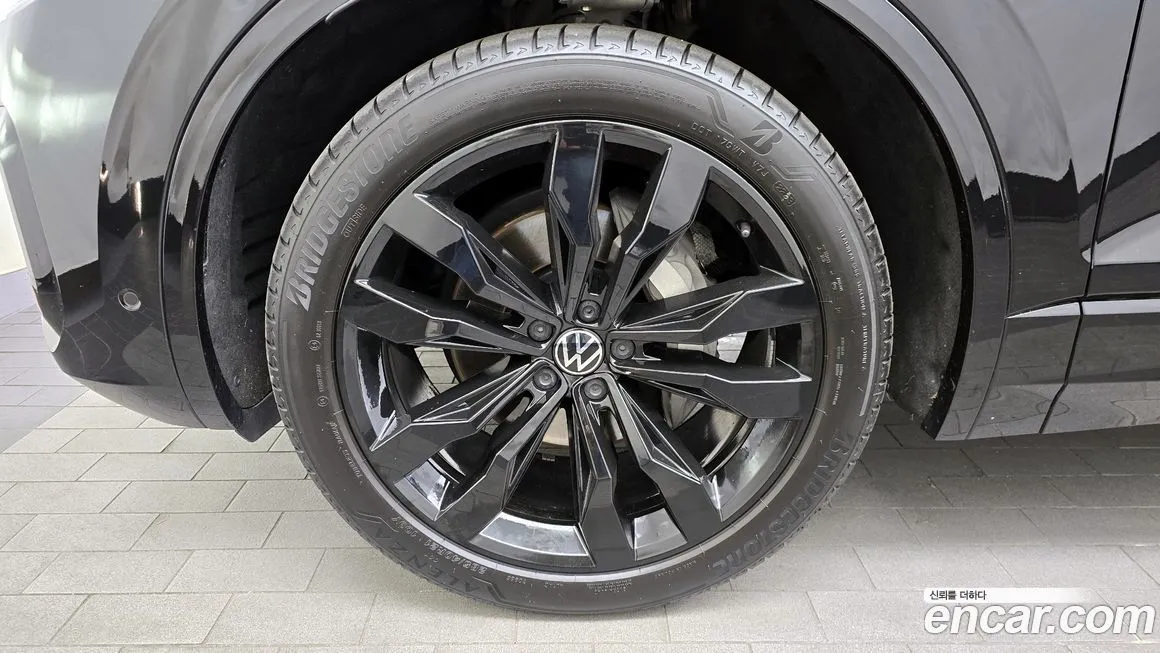 Volkswagen Touareg 2023 из KR, фото 8