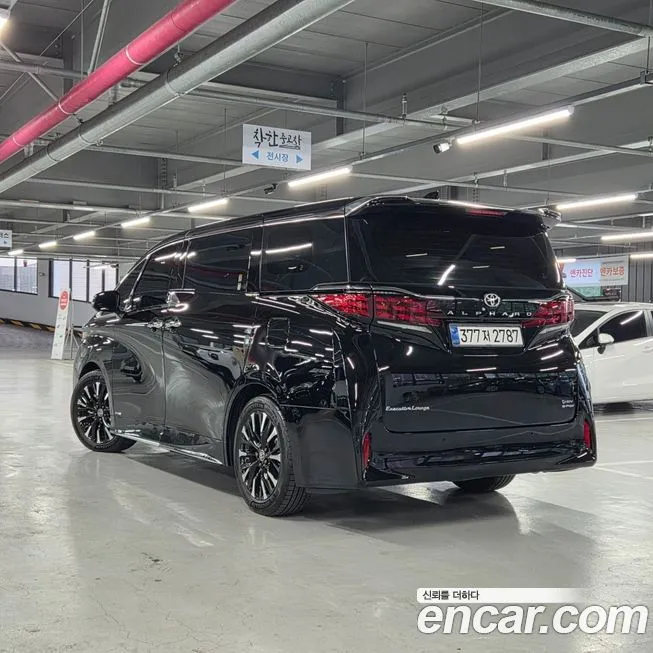 Toyota Alphard — фото 7