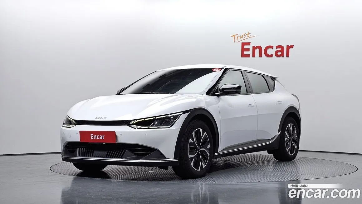 Kia EV6 — фото 1