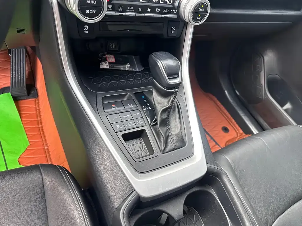 Toyota Wildlander 2024 из CN, фото 7
