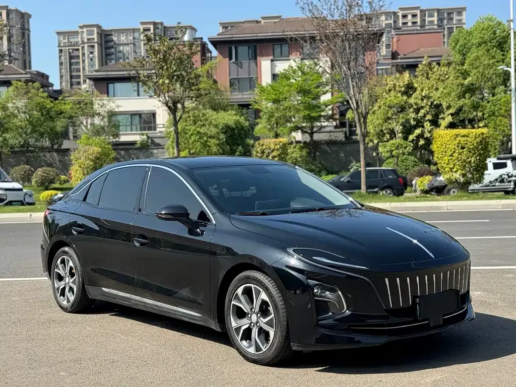 Hongqi E-QM5 — фото 8