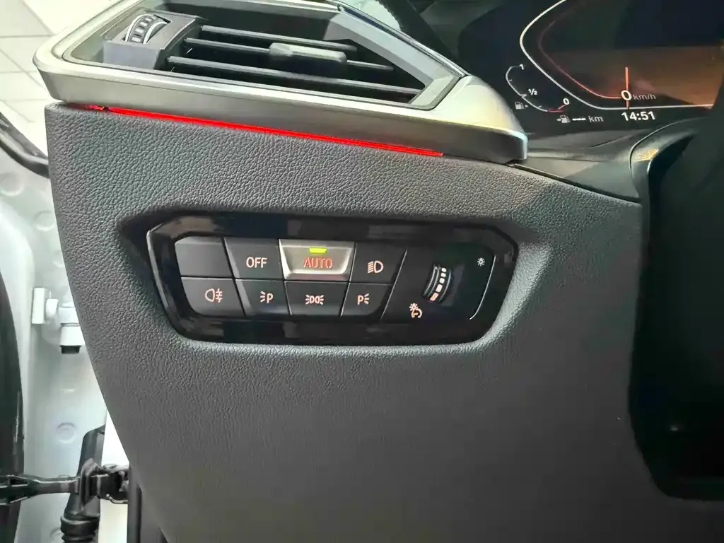 BMW 3 Series 2022 из CN, фото 6
