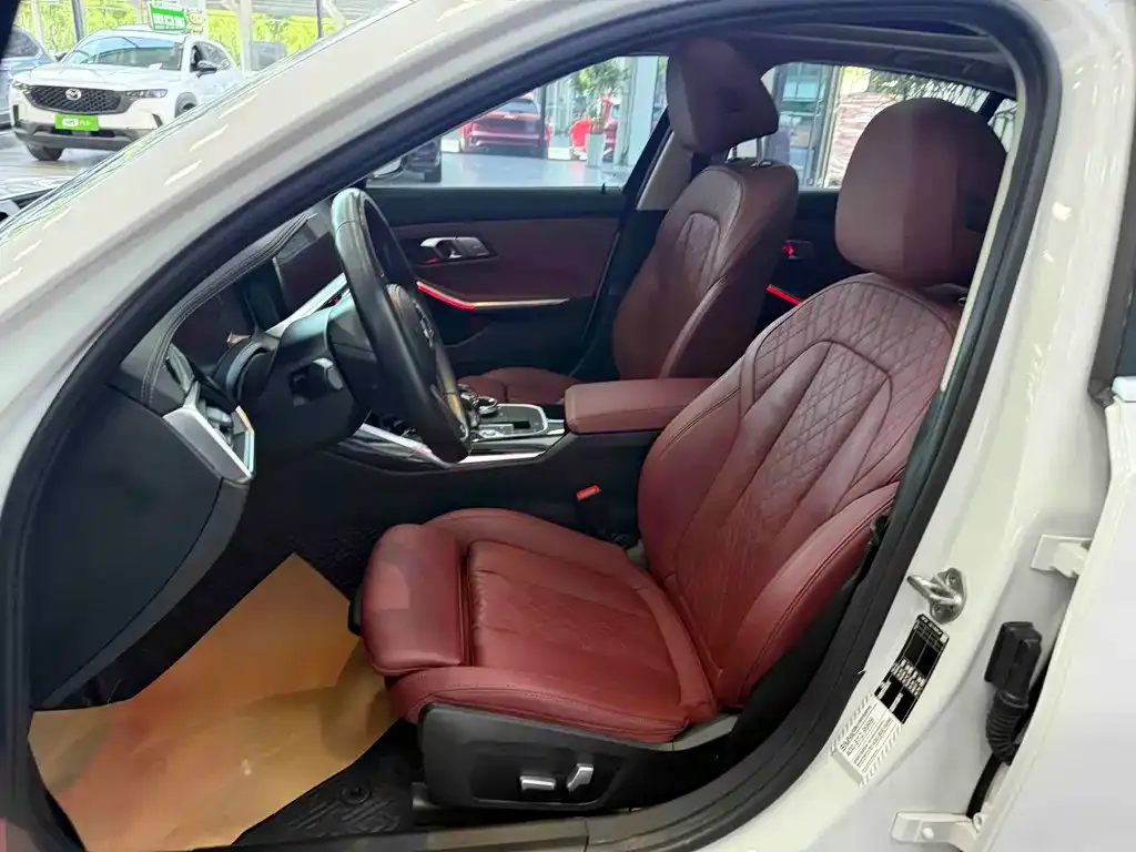 BMW 3 Series 2022 из CN, фото 9