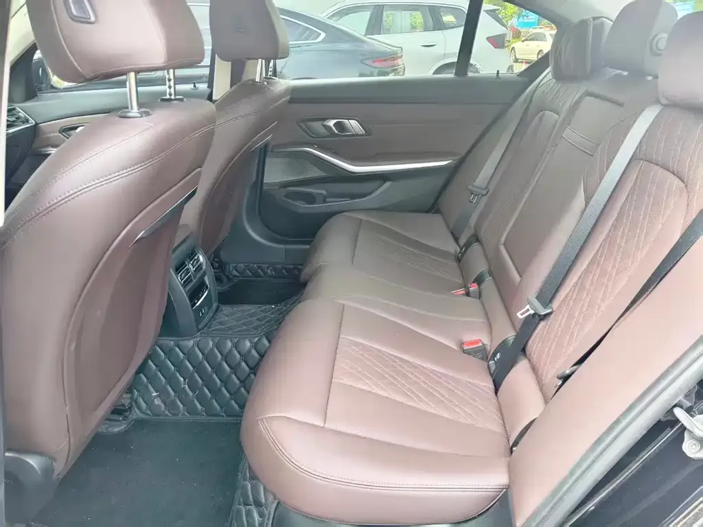 BMW 3 Series 2022 из CN, фото 3