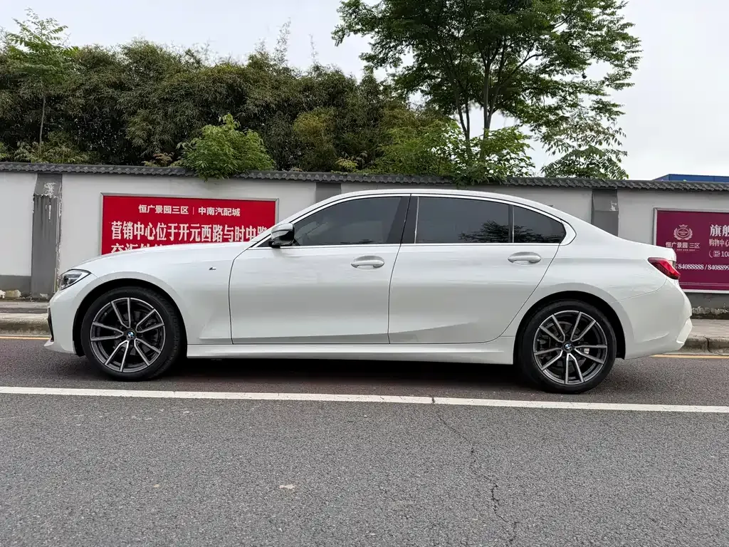 BMW 3 Series 2022 из CN, фото 9