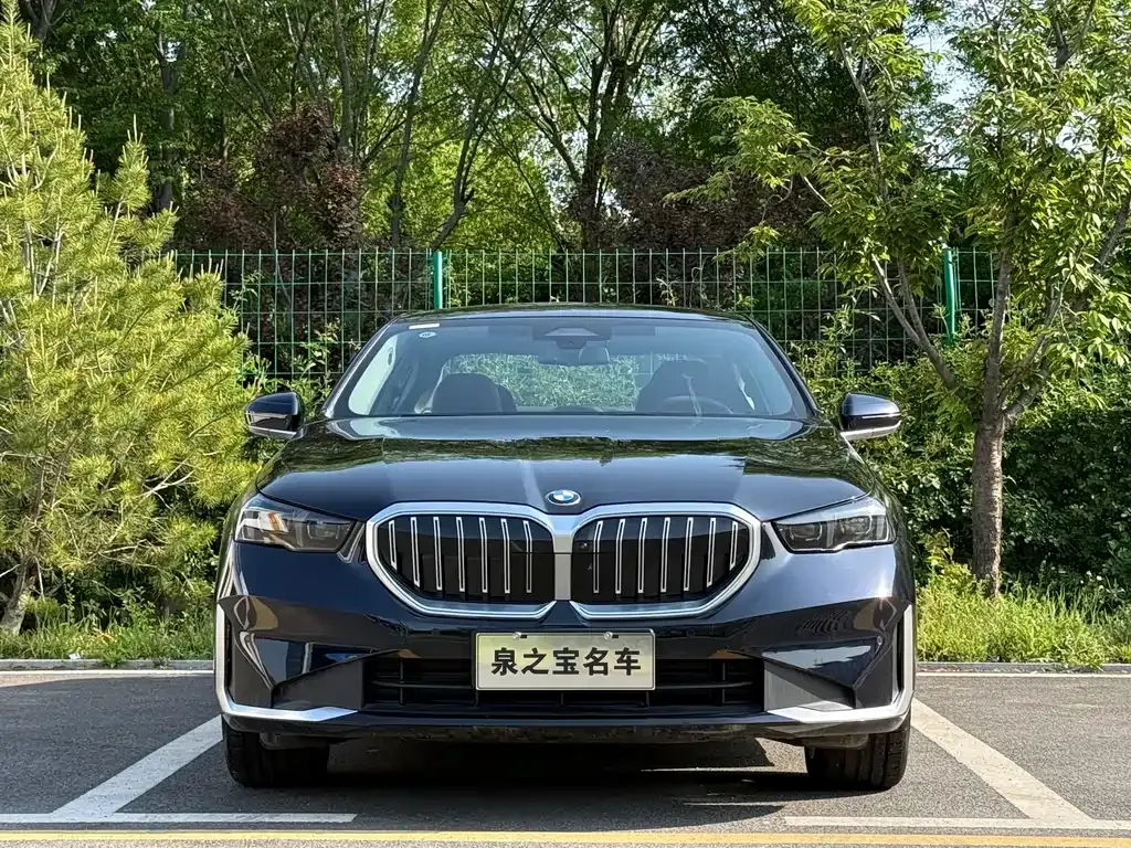 BMW 5 Series — фото 9