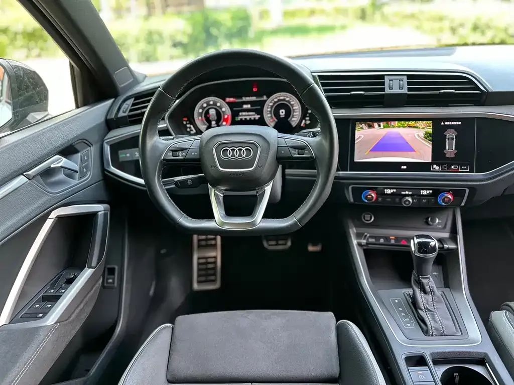 Audi Q3 2023 из CN, фото 3
