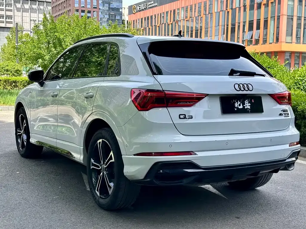 Audi Q3 2023 из CN, фото 9