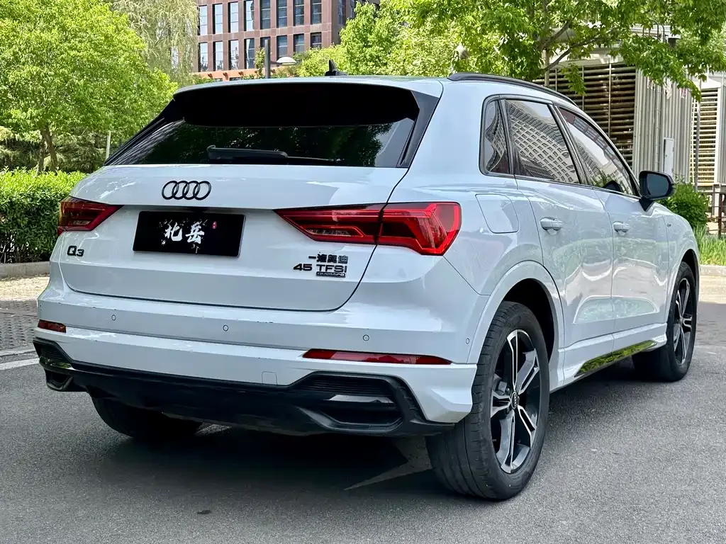 Audi Q3 2023 из CN, фото 8