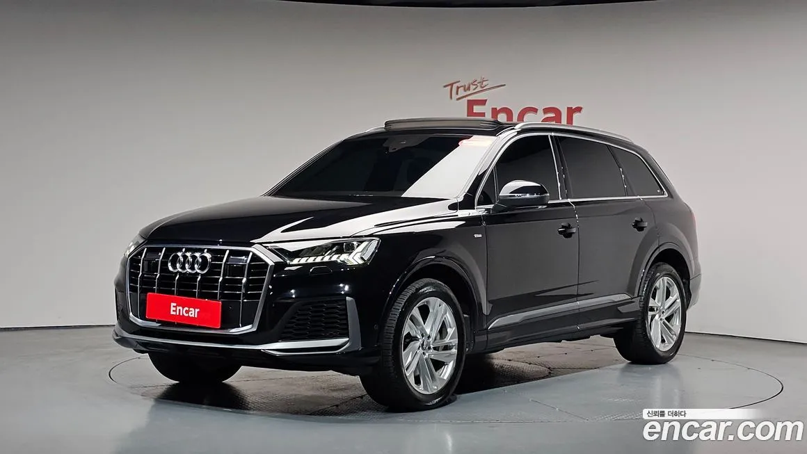 Audi Q7 — фото 1