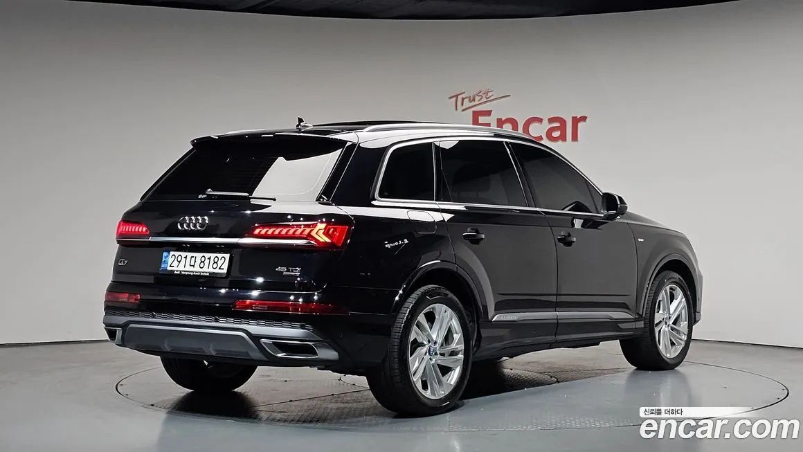 Audi Q7 — фото 7