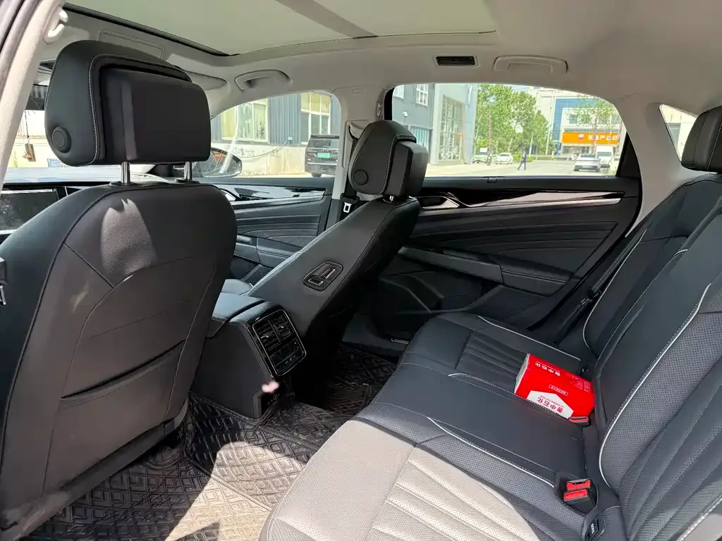 Volkswagen Passat 2024 из CN, фото 3