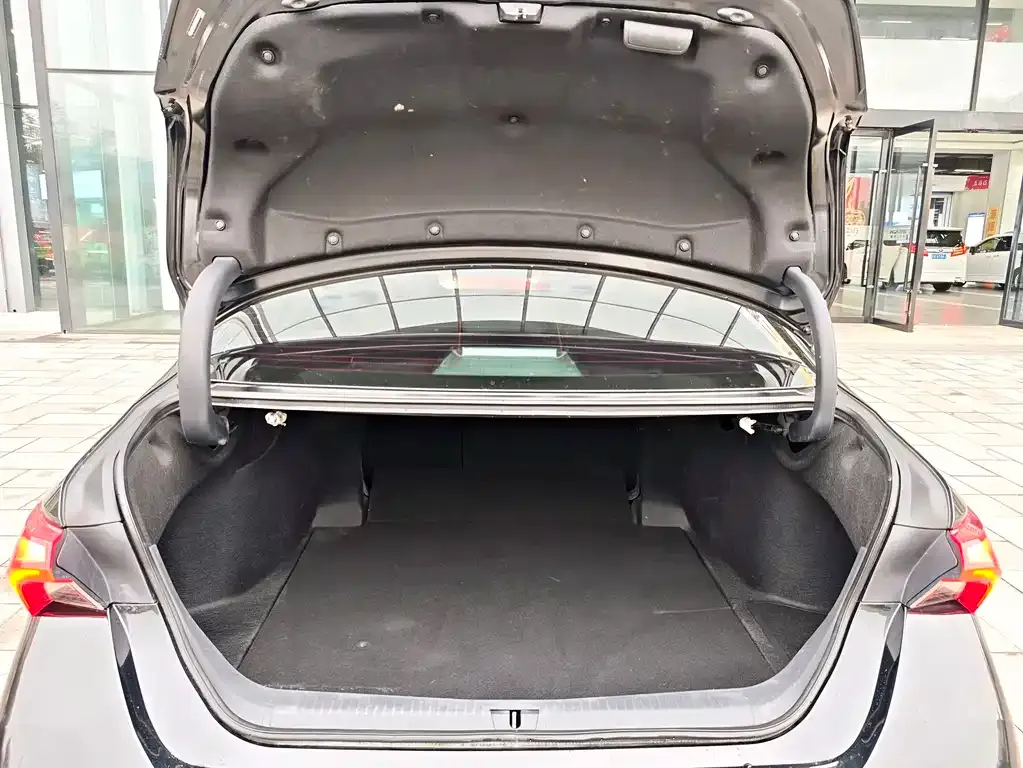 Toyota Avalon 2023 из CN, фото 4
