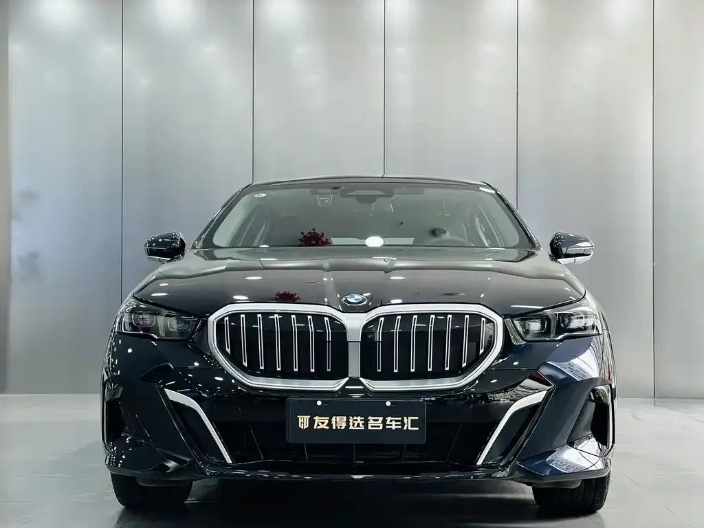 BMW 5 Series — фото 2