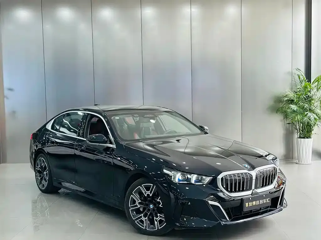 BMW 5 Series — фото 5