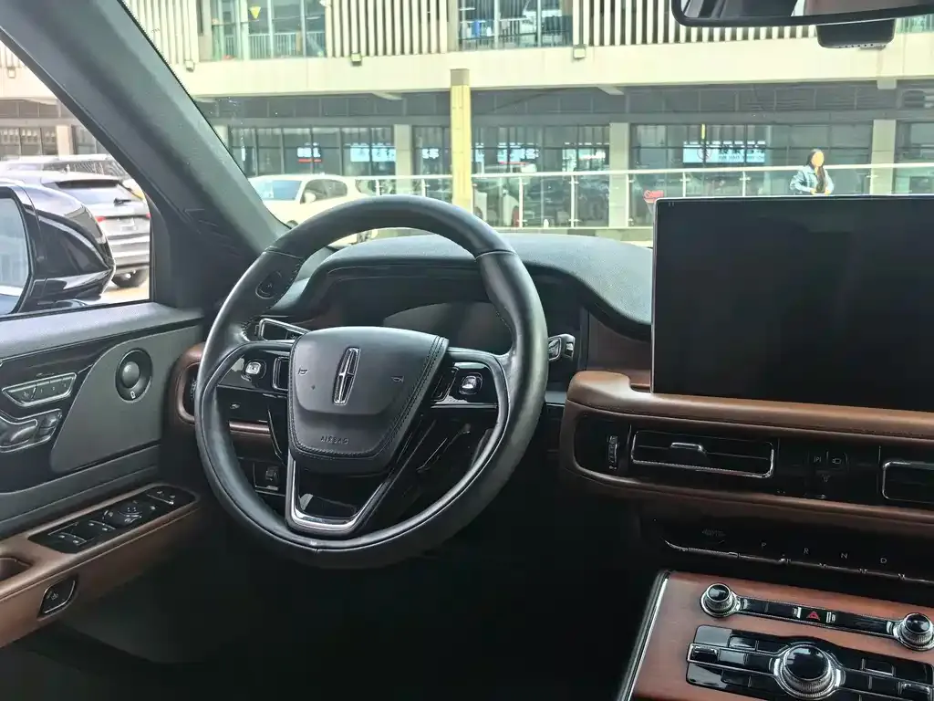 Lincoln Aviator — фото 2