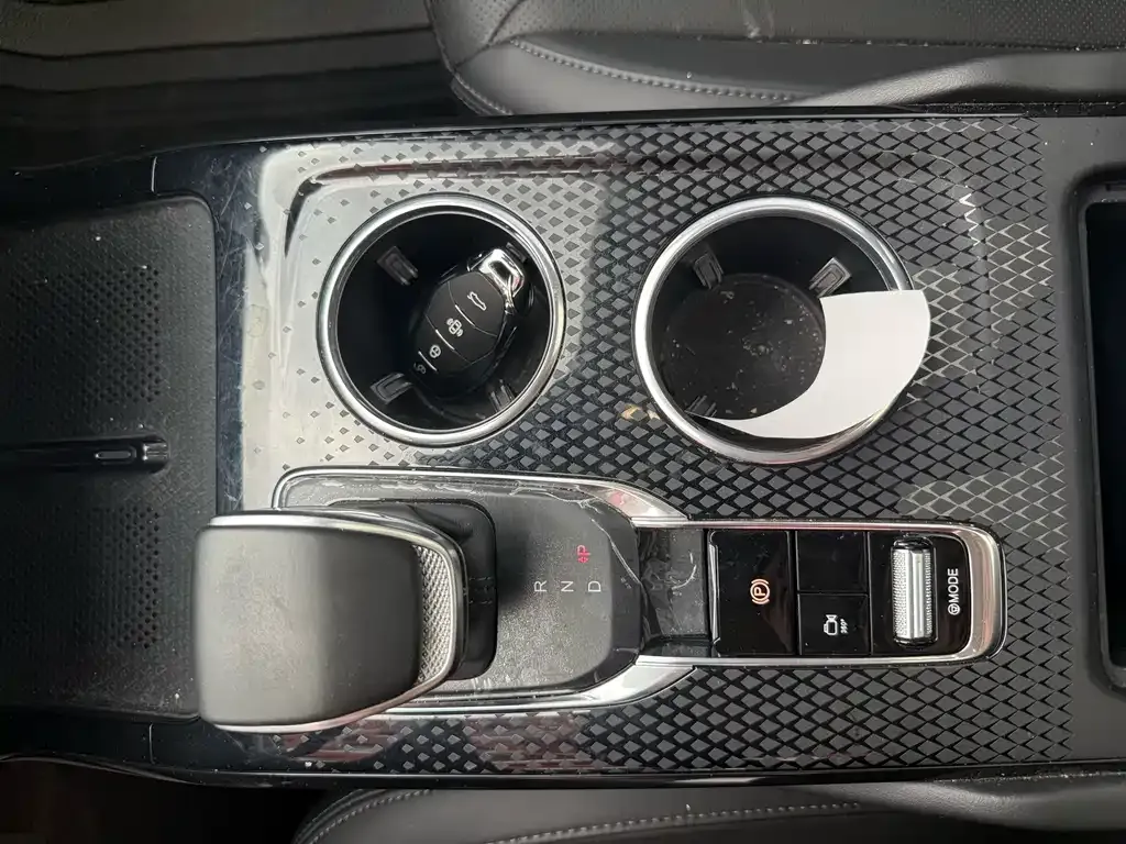 Hongqi HS3 PHEV 2024 из CN, фото 7