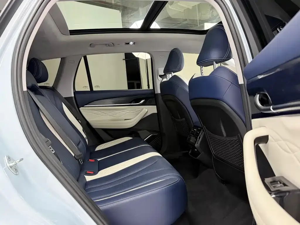 Geely Xingyue L 2022 из CN, фото 3