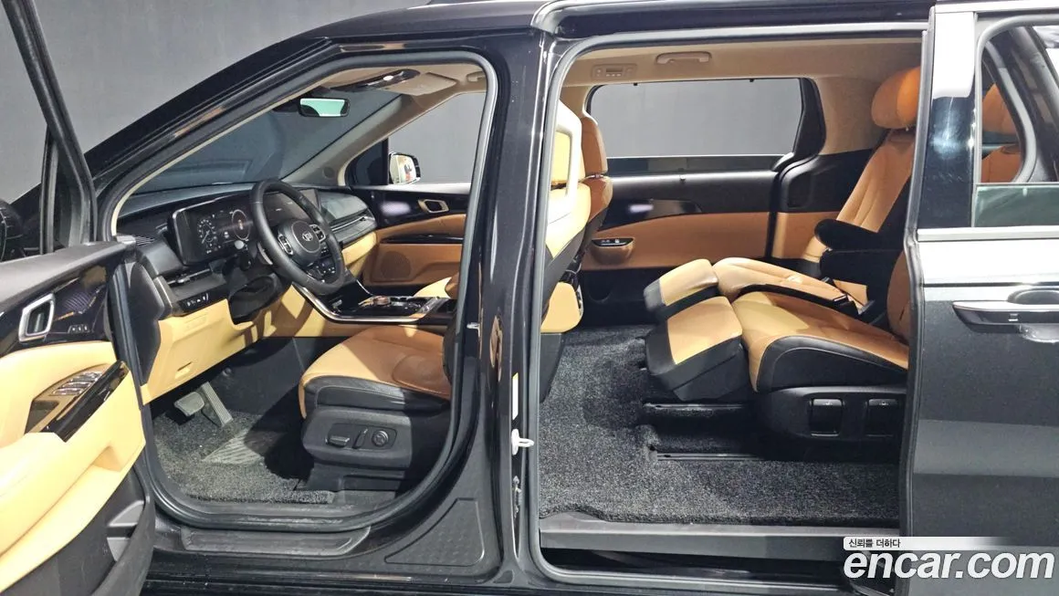 Kia Carnival — фото 10