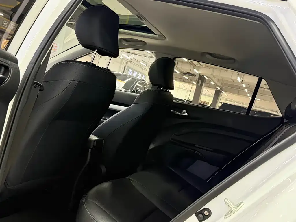 Kia KX1 2023 из CN, фото 3