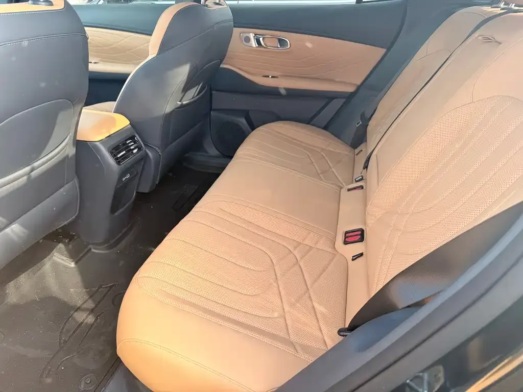 Geely Galaxy Xingjian 7 2025 из CN, фото 2