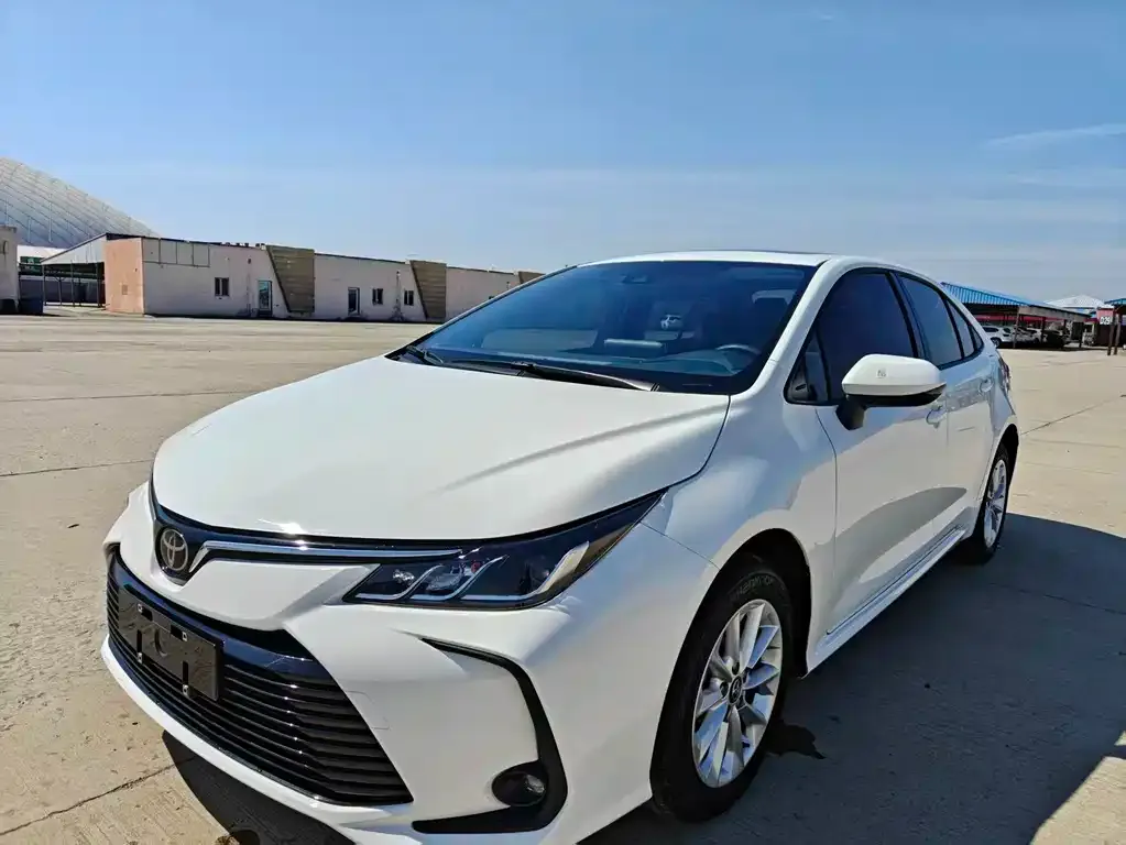 Toyota Corolla — фото 1